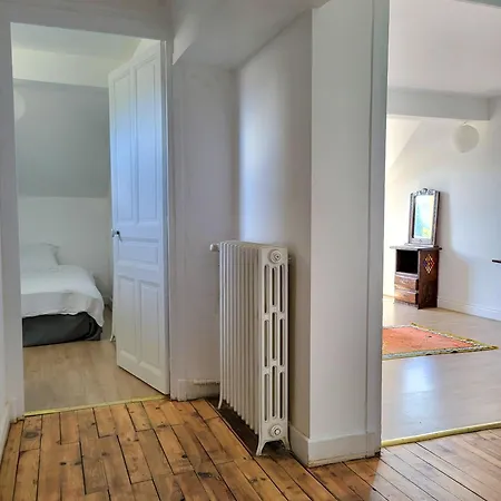 Проживание в семье Grande Maison La Paume D'or Тьер